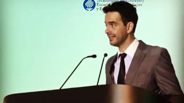 Migración en los medios: Profesor Tec comparte visión en seminario