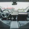 tesla-dentro