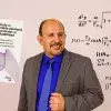 Profesor del Tec autor de libro de cálculo en Amazon