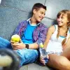 La alimentación saludable consiste en consumir alimentos de diferentes grupos nutritivos.