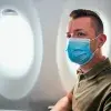 En México las medidas de obligatoriedad de uso de cubrebocas en aviones y aeropuertos se mantienen