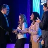 Juan Gabino recibiendo premio como Profesor inspirador