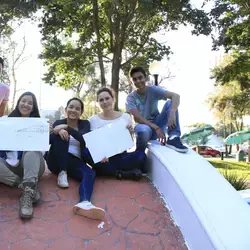 Escudería “Quantum” participa en el desafío tecnológico F1 Schools en México.