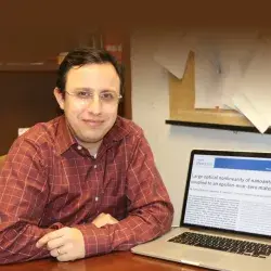 Dr. Israel De León