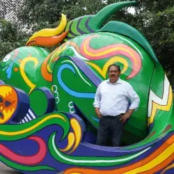 El escultor Javier Zarazua