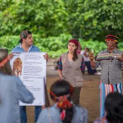 Imparten talleres de concientización de la importancia del jaguar a la comunidad de Achuar de Wachirpas, ubicada en la selva Amazónica en la zona de Pasataza, Ecuador.