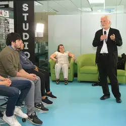 Ezio Manzini charló con estudiantes del Tec en Ciudad de México