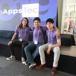 Jóvenes crean app que cambiaría el ciclismo en México