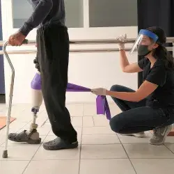 Emprendimiento Proactible incubado en el Tec apoya a personas con amputacion