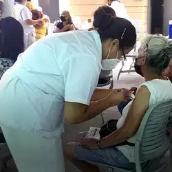 Aplicarán 50 mil vacunas contra COVID-19 en Tec de Monterrey