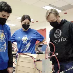 Integrantes de Nuts & Volts equipo de robótica de PrepaTec Valle Alto 