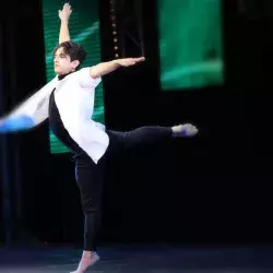 Ricardo Salinas forma parte del equipo representativo de danza moderna en el campus Monterrey
