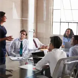 EGADE crea programa para impulsar a mujeres en puestos de dirección.