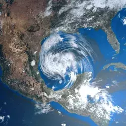 Mapa de México donde se muestra la formación de un huracán en el Golfo de México