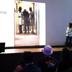 Ana Hernández, investigadora y egresada del Tec Guadalajara compartió los avances de su investigación en conferencia de neurociencia.