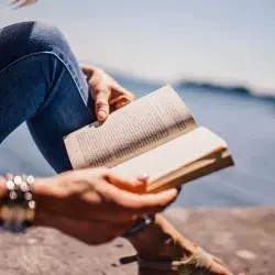 Alumna de PrepaTec Qro crea novela corta con historias de misterio 