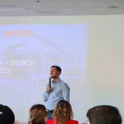 Gerente de Ingeniería de Bosch da la bienvenida a estudiantes del Tec.