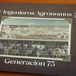 Portada de álbum con foto de la generación de 1973 Ingenieros Agrónomos del Tec de Monterrey