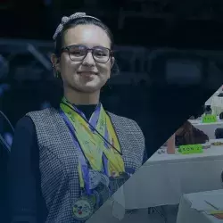 Ana Camila Cuevas González concursando y recibiendo Premio Juventud 2023 
