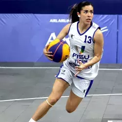 Karina Esquer Vila durante un juego de FISU.