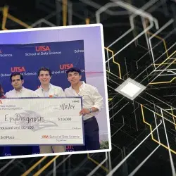 Alumnos del Tec e integrantes de EpyDiagnosis posan con su premio del UTSA.