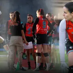 Collage de fotos de Ana Aguayo jugando flag football