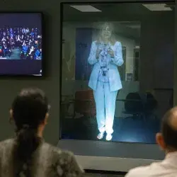 La innovación educativa del Tec de Monterrey del profesor holograma fue adoptada por el Departamento Universitario Obrero Campesino de la Pontificia Universidad Católica de Chile