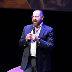 Educación en la era digital, IA y tecnologías, conferencia reimaginando experiencias de aprendizajes en la era digital.