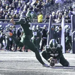 Jesus Gomez rompe récord en patada de gol de campo con Eastern Michigan