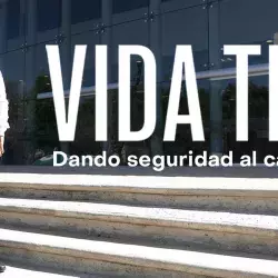 Con banderín y bicicleta, da seguridad al campus Guadalajara (video)