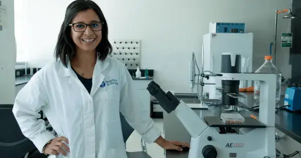 Crea plástico hecho de bacterias, que es biodegradable al 100%