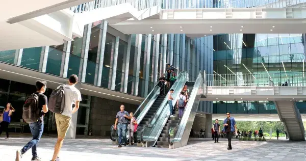 Impacta y trasciende en el presente la BiblioTEC del futuro