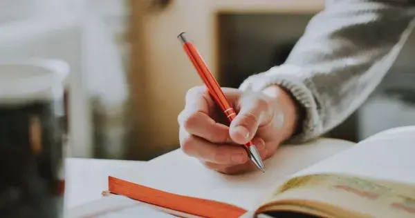 Hasta los eruditos batallan para escribir (opinión)