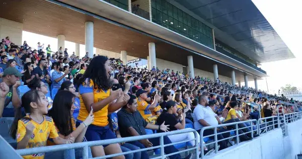 Viven ambiente de fiesta en el partido femenil de Sun Devils vs Tigres