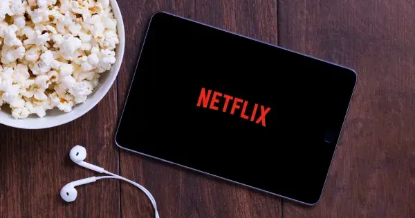 Del teatro y cine estudiantil a guionistas de Netflix