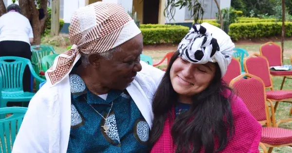 Alumna hidrocálida lucha por la equidad de género en África