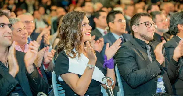 ¡Nutrición y genética! Su libro la lleva al máximo galardón del Tec