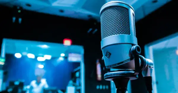 ¿En aislamiento? Escucha el podcast de CONECTA para la comunidad Tec