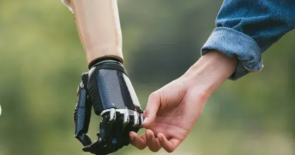 Emprendimiento de corazón: joven hidrocálido crea prótesis 3D