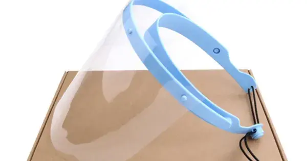 Con su impresora 3D, ella se une para hacer caretas contra COVID-19