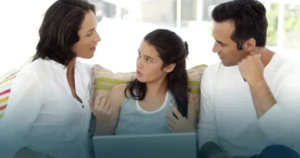 Da experto 'clases' a padres para mejorar diálogo con hijos