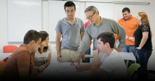 Impacta en alumnos labor de trascendencia de sus profesores