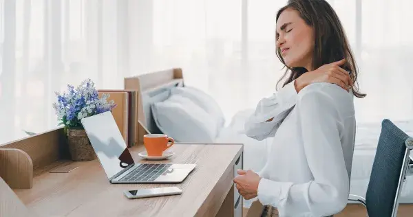 Evita lesiones con estos tips de ergonomía y bienestar en casa