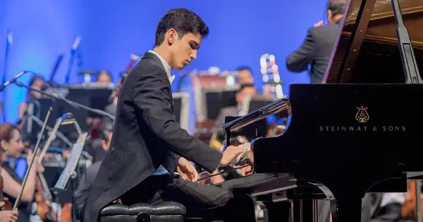 La música lo lleva a una de las mejores academias del mundo: Juilliard