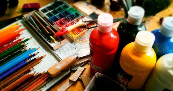 ¡Manos a la obra! Consejos para ser un artista plástico desde casa