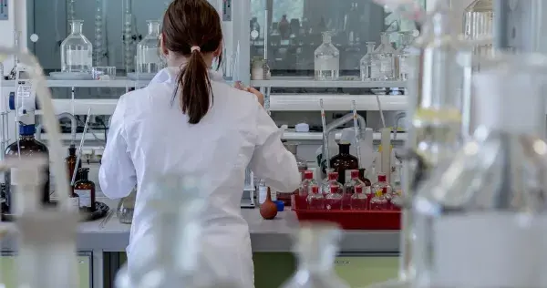 Plata en Nacional, busca lugar en Olimpiada Internacional de Química
