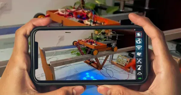 ¿Un "WALL-E" que desinfecta? Alumnos Tec generan prototipo sanitizante