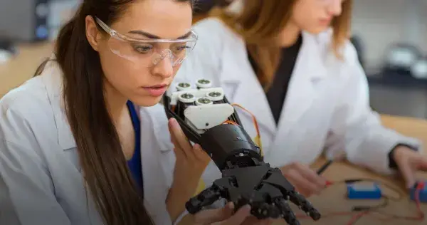 La meta: aumentar el número de niñas y mujeres en la ciencia