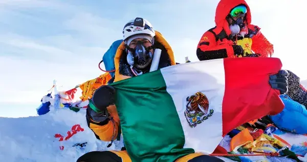 De Zacatecas al Everest: este mexicano conquista la cima del mundo