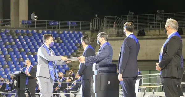 Cumplen sueño de graduación presencial en campus Monterrey